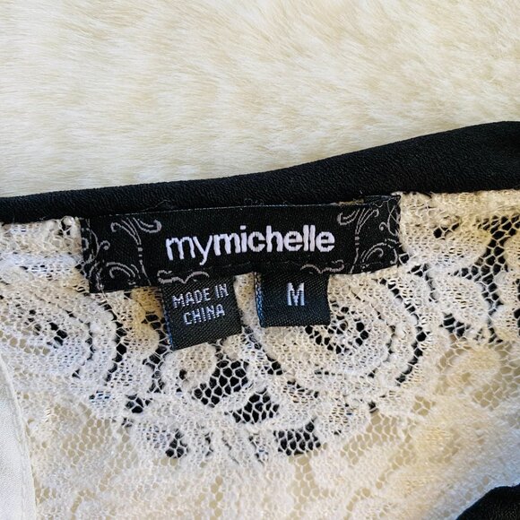 White Lace Sleeveless Top with Scallop Collar Black Ribbon Belt size Medium - Picture 10 of 12